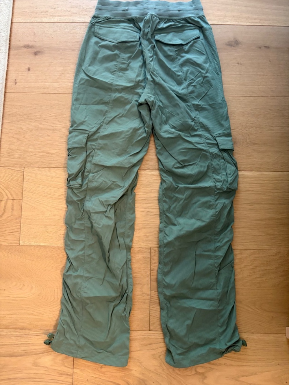 Lululemon Olive Green Ripstop Cargo Jogger Pants Adjustable Hem Women’s Size - Picture 3 of 3